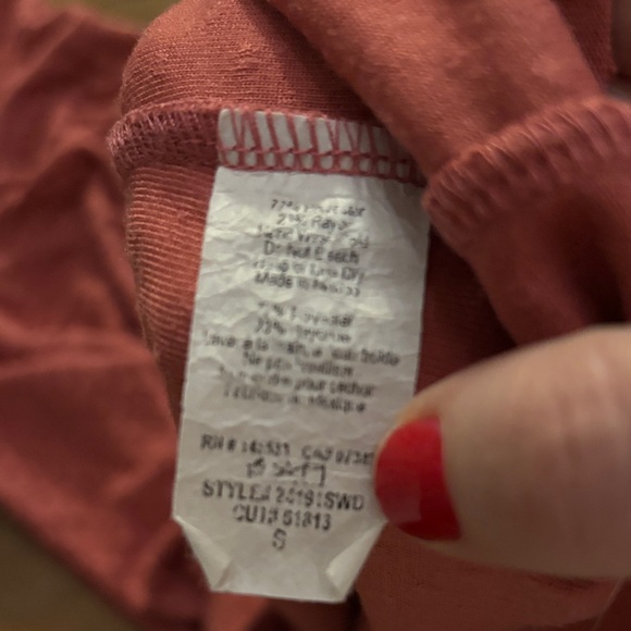 W5 Textured Ruffle Neck Red Blouse - Picture 4 of 5